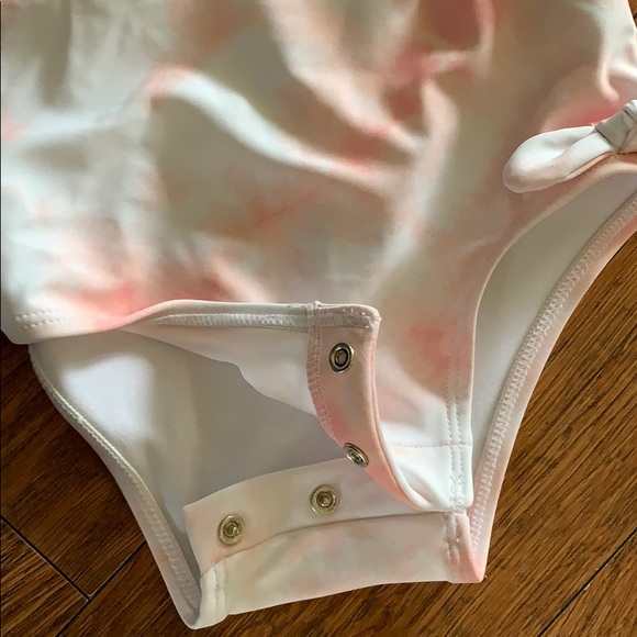 Gap baby swimsuit - Picture 3 of 3